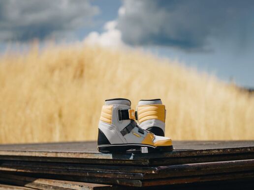 Humanoid Howl Wakeboard Boot Light gray and tan