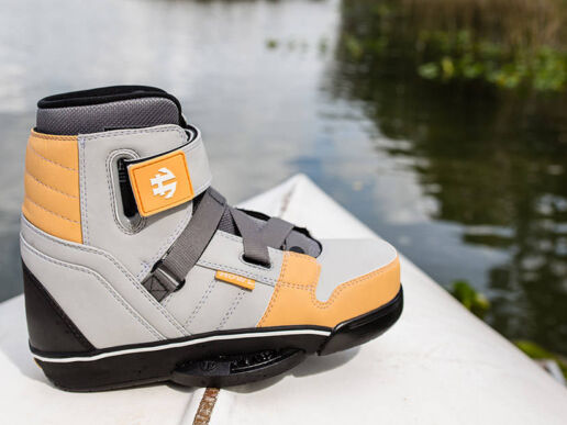 Humanoid Howl Wakeboard Boot Light gray and tan