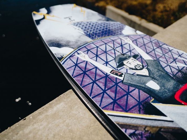 Wakeboard Manufacturers Sculpted UHMW Sidewalls